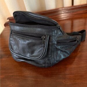 Wilson’s Leather Fanny/Travel Pack